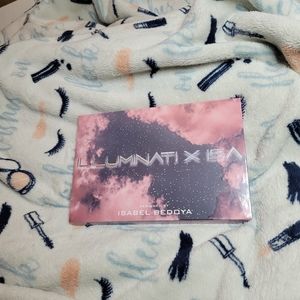ILLUMINATI COSMETICS Illuminati x Isa Eyeshadow Palette New In Box